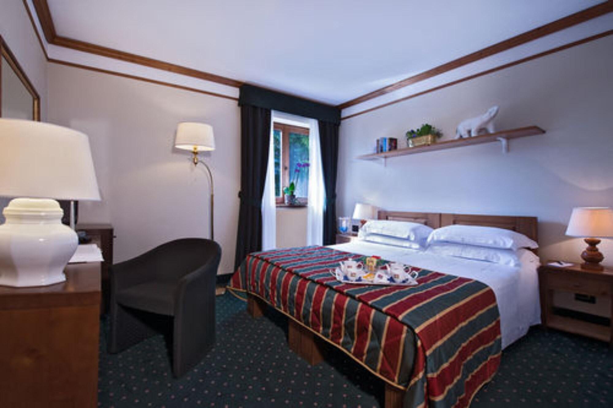 Boutique Hotel Villa Blu Cortina dʼAmpezzo Eksteriør bilde